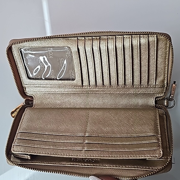 Michael Kors Wallet - Picture 3 of 6